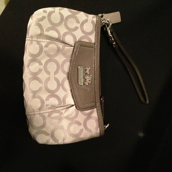 NWOT Coach wristlet