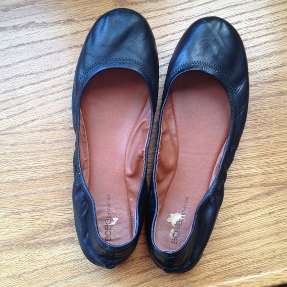 ❗Sold❗BCBG black flats. Good condition. SZ 10.