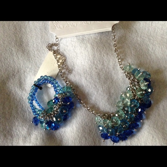 Blue multi-color bracelet and necklace set - Picture 2 of 2