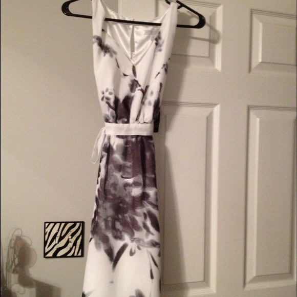 White and Black Summer Dress - Picture 1 of 4