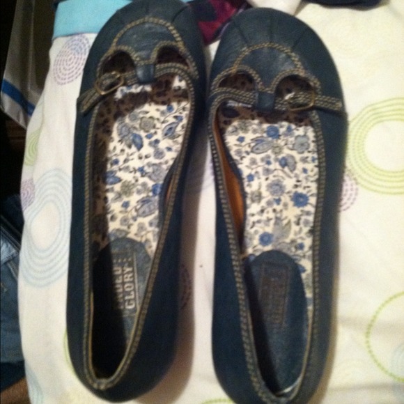 Navy flats never worn!