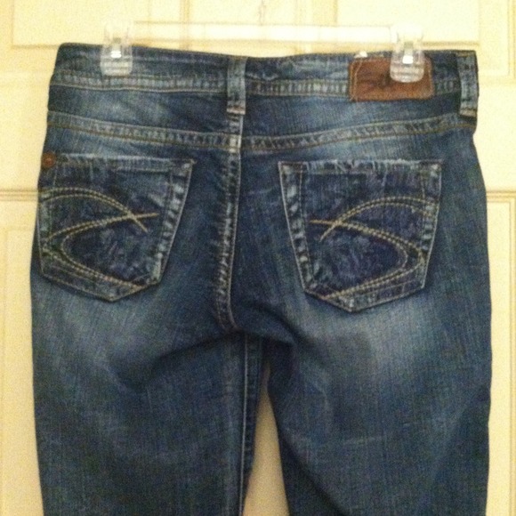 Silver Jeans - Picture 3 of 4