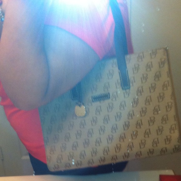 💯 AUTHENTIC Dooney & Burke Brown Med. Tote. - Picture 4 of 4