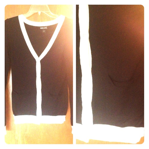 🎀Sold🎀  BLACK & WHITE CARDIGAN