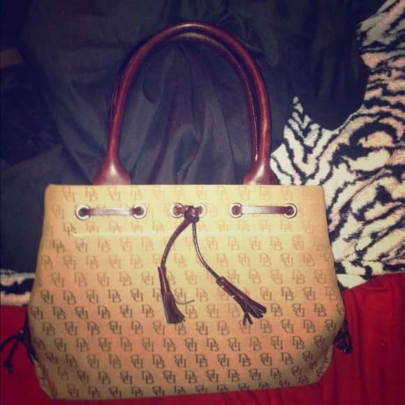 💯 AUTHENTIC Dooney & Burke Small Tote - Picture 1 of 3
