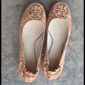 **SOLD** Tory Burch Reva Flats size 9