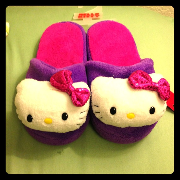 Hello Kitty Shoes - 🚫SOLD🚫Hello Kitty Slippers with Bow