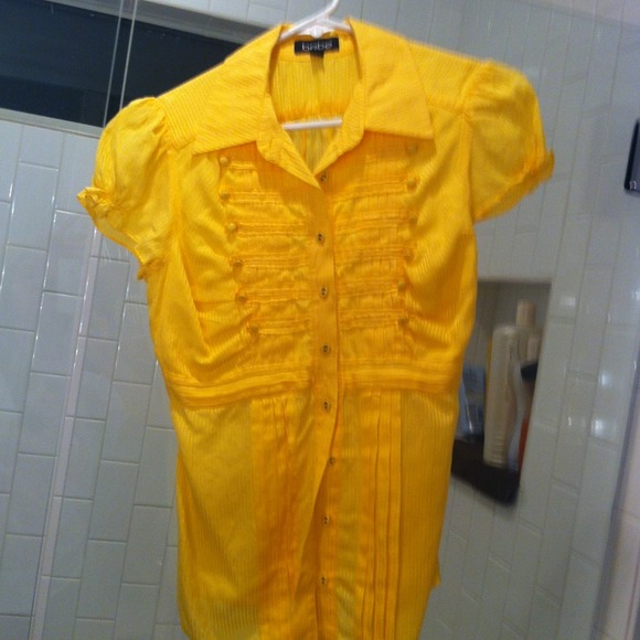 Bebe yellow button up top