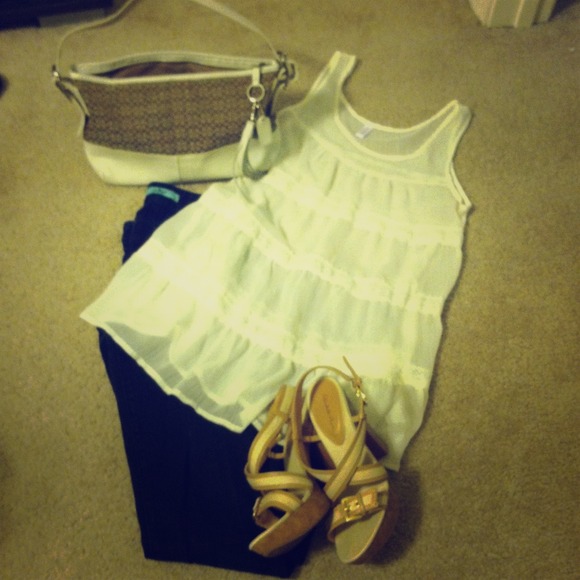 🎁**BUNDLED!** Sheer sleeveless tank top
