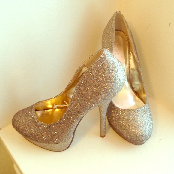Cute New Glittery heels! ❌REDUCED❌