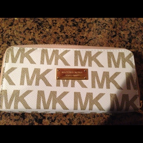 MK NEW INSPIRED CONTINENTAL WALLET