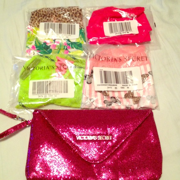 NEW IN PACKAGE VS PANTIES SZ MEDIUM