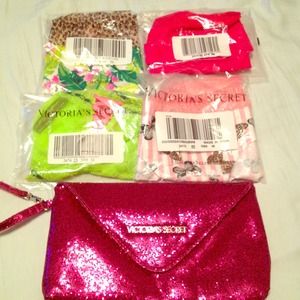 NEW IN PACKAGE VS PANTIES SZ MEDIUM