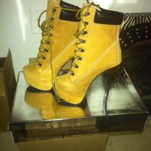Brand new Zigi Girl boots
