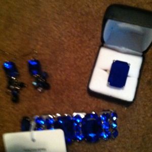 Ring matching ear rings and bracelet