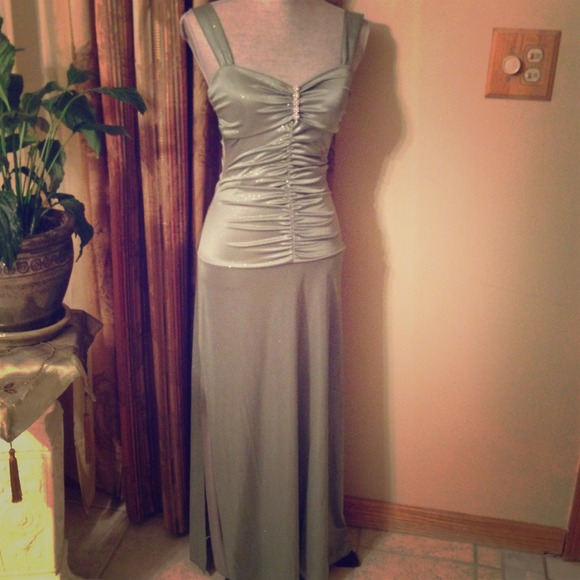 🎉final markdown🎉 elegant green dress