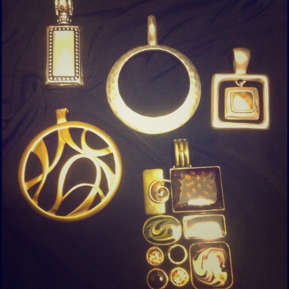 REDUCED💎  Premier Designs slides - silver, gold💎