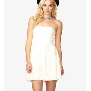 White lace strapless summer dress
