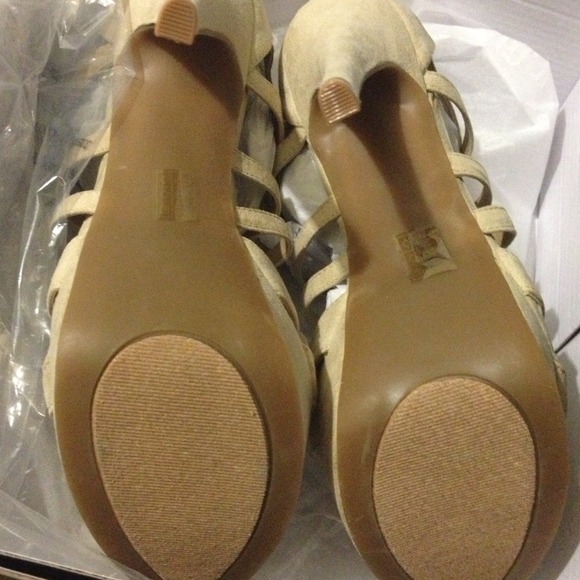 High heels - Picture 4 of 4