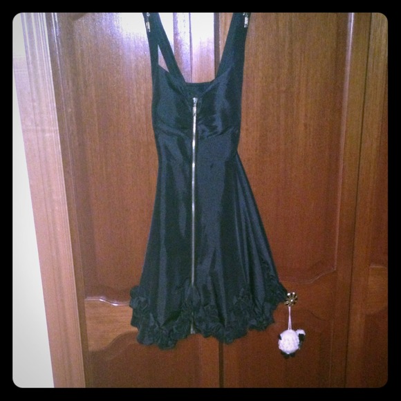 Little black dress ✅reduced!