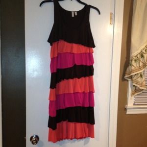 ❗🔥REDUCED🔥❗Sleeveless multi-color dress