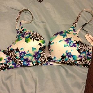 NWT VS rhinestone push-up bra size 32A hot hot hot