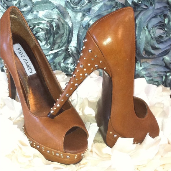 Steve Madden Platform Peep toe heels