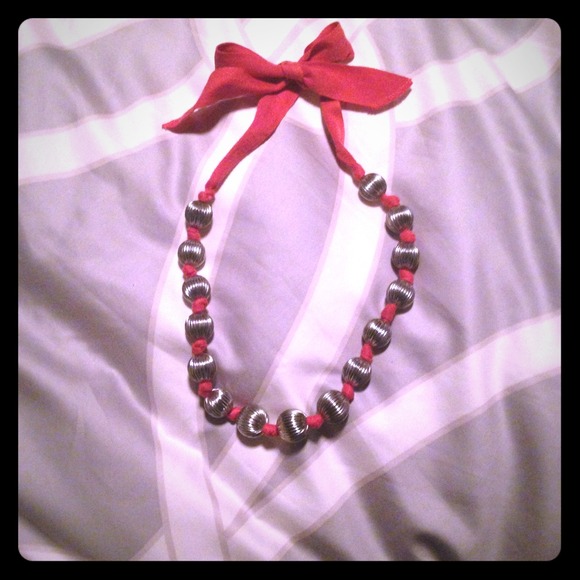 Ribbon necklace