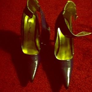 Purple paten and leather high heels