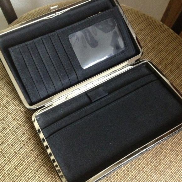 Gray 'Snakeskin' Clutch - Picture 2 of 3