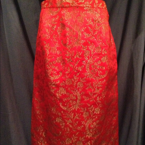Gorgeous red and gold skirt approx 27" long - Picture 1 of 3