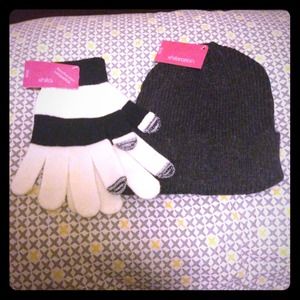 Black/ivory gloves and charcoal beanie