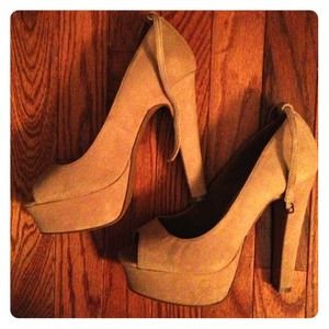 Bought them never wore them.