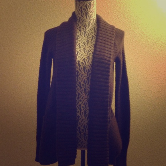 Gap sweater