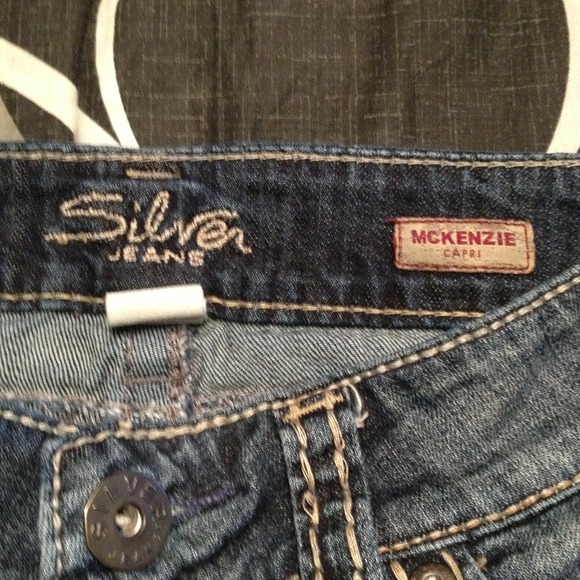 Sold Silver Capris - Picture 3 of 4