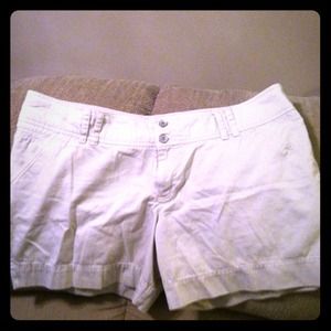 NWOT Khaki shorts!! Super cute! Will bundle!!!