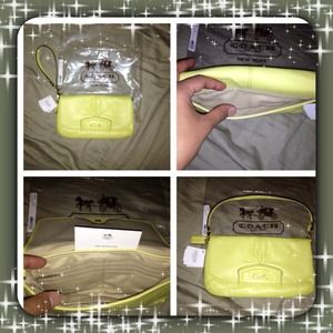 💯% Authentic Coach clutch