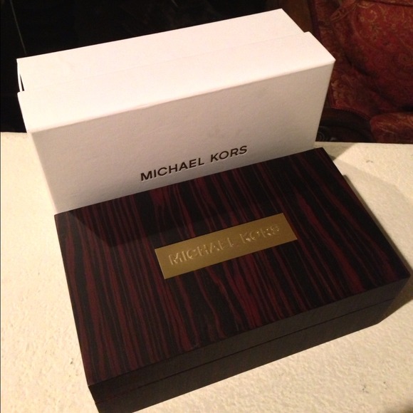 Michael Kors Collectors Watch - Picture 3 of 3