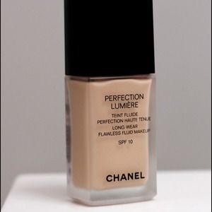 REDUCED! Chanel Perfection Lumiere Foundation
