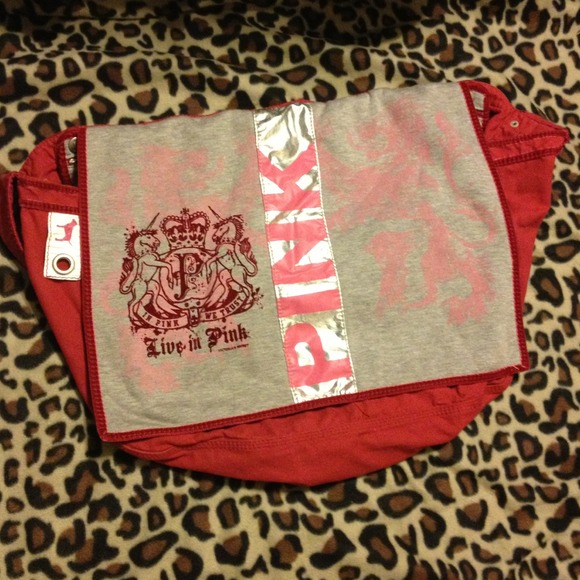 💥Reduced💥 Large VS Pink Messenger Bag
