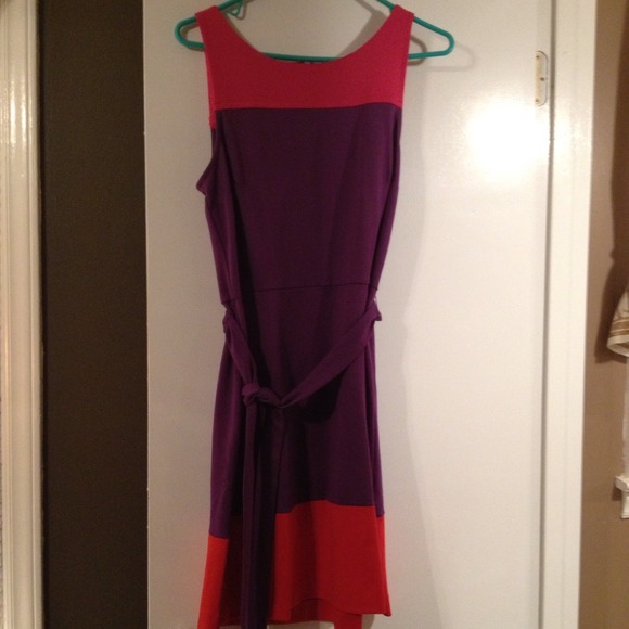 🔥❗REDUCED❗🔥Sleeveless Dress - Picture 1 of 1