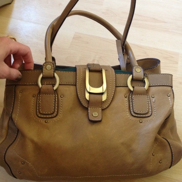 Classy  & edgy tan shoulder bag
