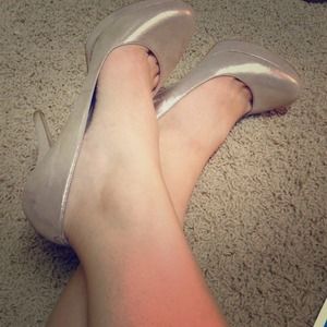 Sexy shimmery pumps