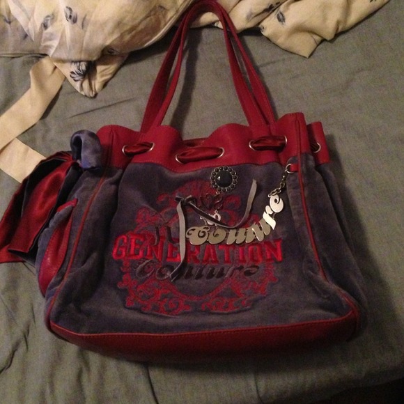 Juicy couture purse. Only used couple of times.