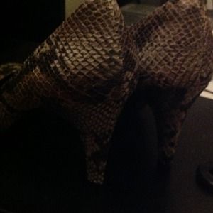 Merona Shoes - Black/tan/beige/grey Snake skin pumps! REDUCED!! Merona Shoes - Black/tan/beige/grey Snake skin pumps! REDUCED!!