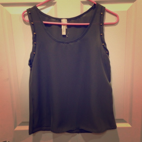 🚫SOLD🚫Olive/Green Fashion Top with Studs