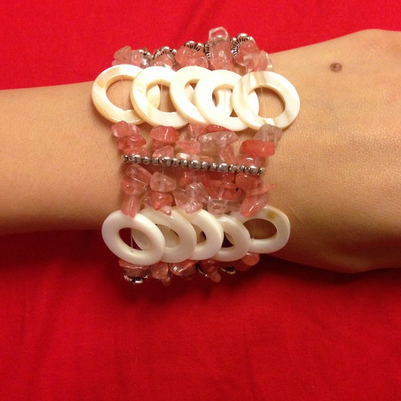 💛Reduced 💛NEW. Beautiful bracelet.