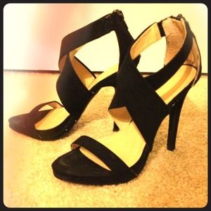 BUNDLE Black strappy heels & urban romper