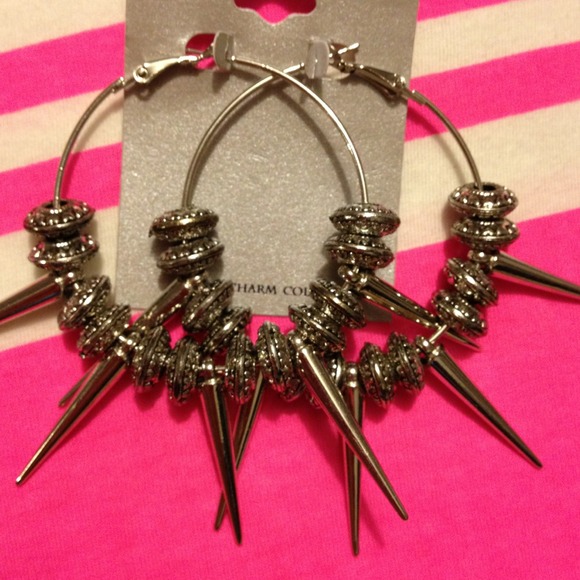 ✨Silver hoop earrings ✨ - Picture 2 of 2