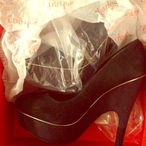 Charles David Black Suede Pumps Size 6